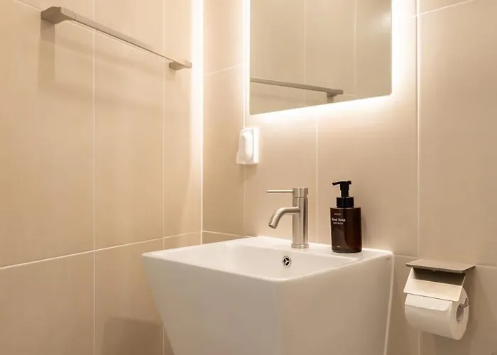 Your Moment Hostel,seoul Apartment *